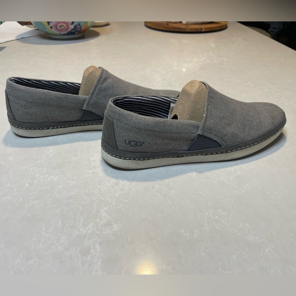 EUC UGG Australia The Reefton Sneaker - Picture 3 of 7